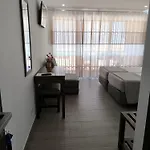 4 Surf Πανσιόν 4*