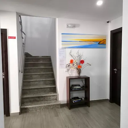 בית הארחה 4 Surf 4*