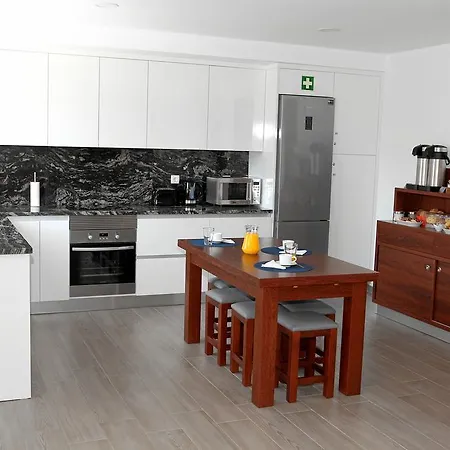 בית הארחה 4 Surf