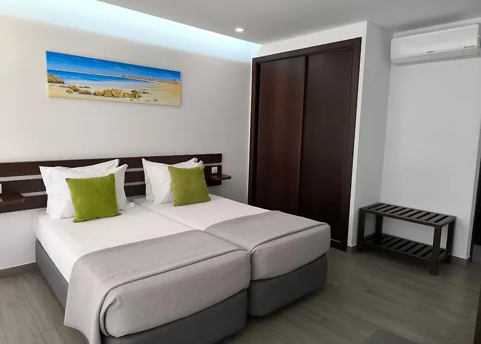 4 Surf 4* בליאל